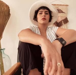 Meet your Posher, Olivia